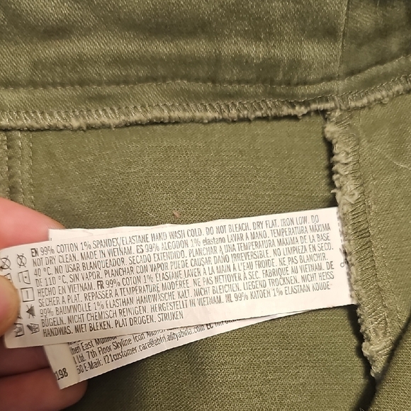 Forever 21 Green Mini Skirt - Picture 5 of 5